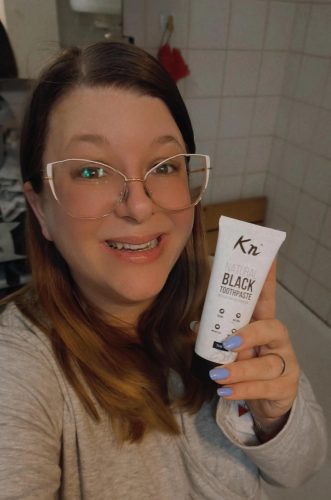 Prirodna crna pasta za zube s aktivnim ugljenom (75 ml) photo review